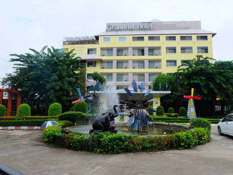 Grand Hill Resort And Spa Nakhon Sawan Exterior photo